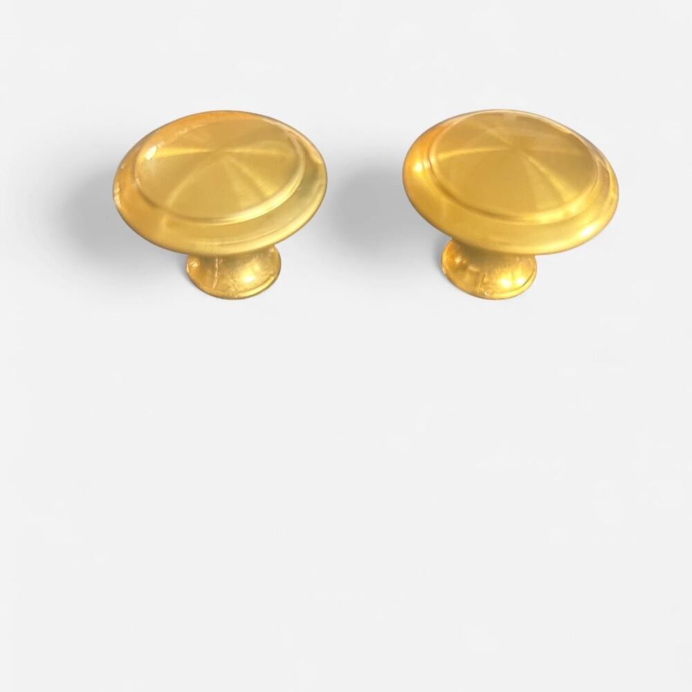 Set of 20 NWT Gold Colored Knobs